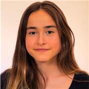Clases desde Primaria hasta Bachillerato y preparación de EVAU. También clases de piano